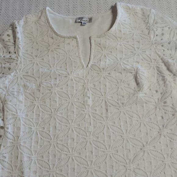 Robbie Bee Signature Sz. L White Eyelet Dress w Unique Sleeves - Picture 3 of 11